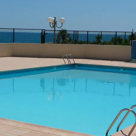 2 Pieces, Terrasse 14m², Face Plage, Pour 6 Personnes, Classe 2* - Fr-1-472a-173